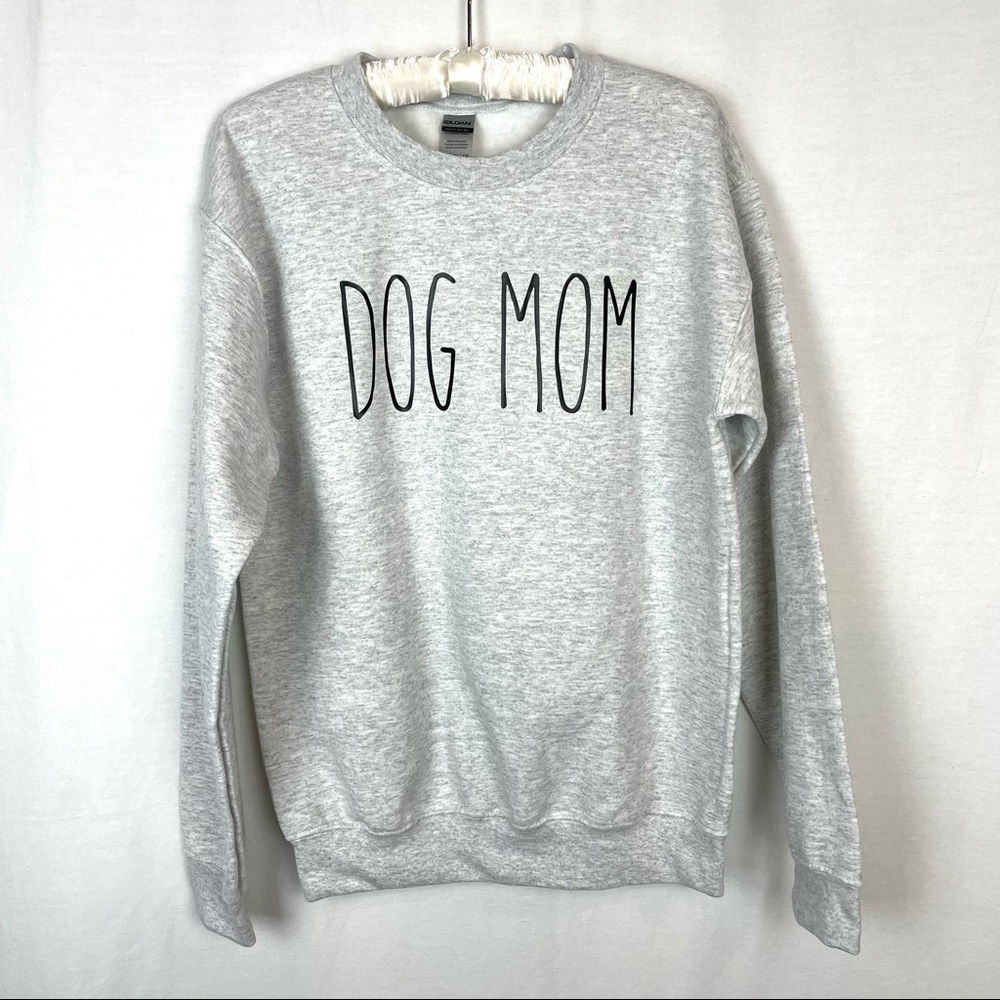 NWOT Gildan Dog Mom Grey Heavy Blend Cotton & Polyester Sweater Womens Top Small